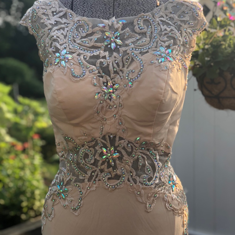Cream formal dress with iridescent crystals - Picture 7 of 7